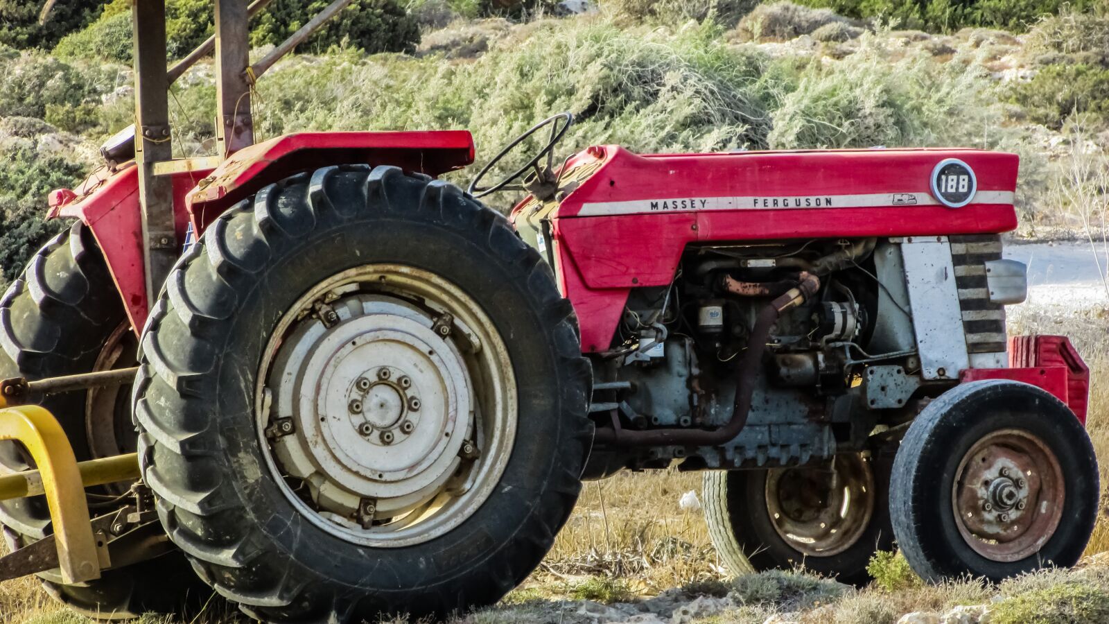 Canon PowerShot SX400 IS sample photo. Tractor, vehicle, equipment photography