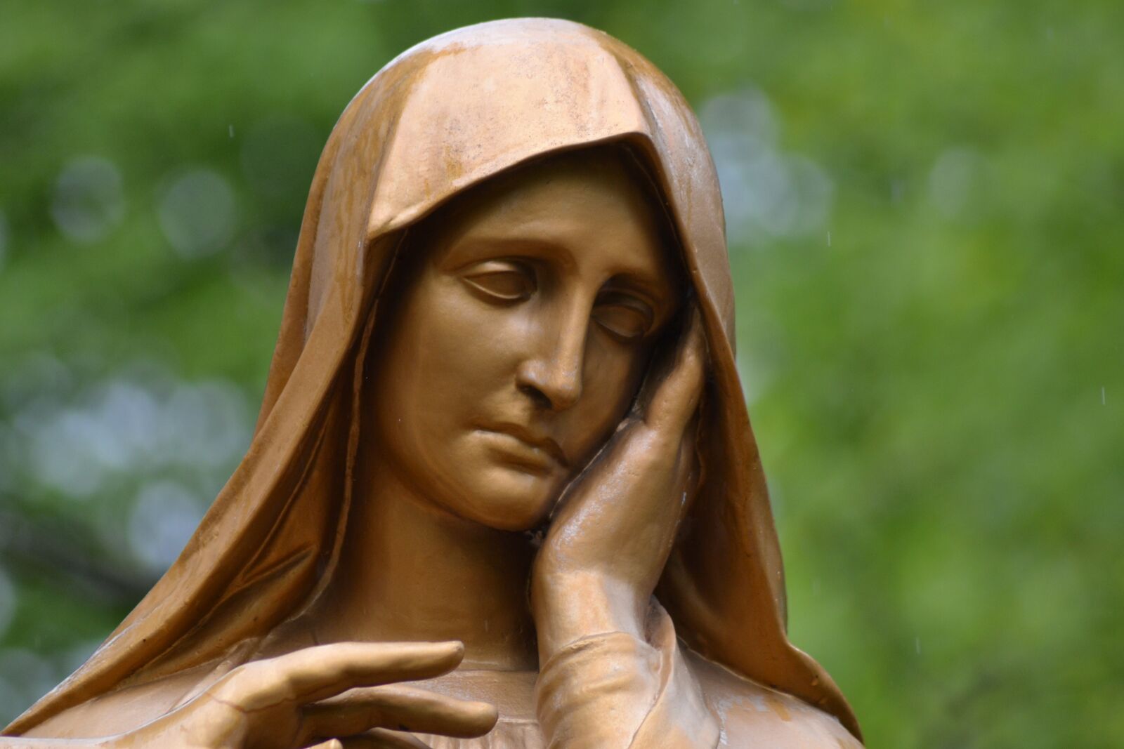 Nikon D3100 sample photo. Statue, woman, crying photography