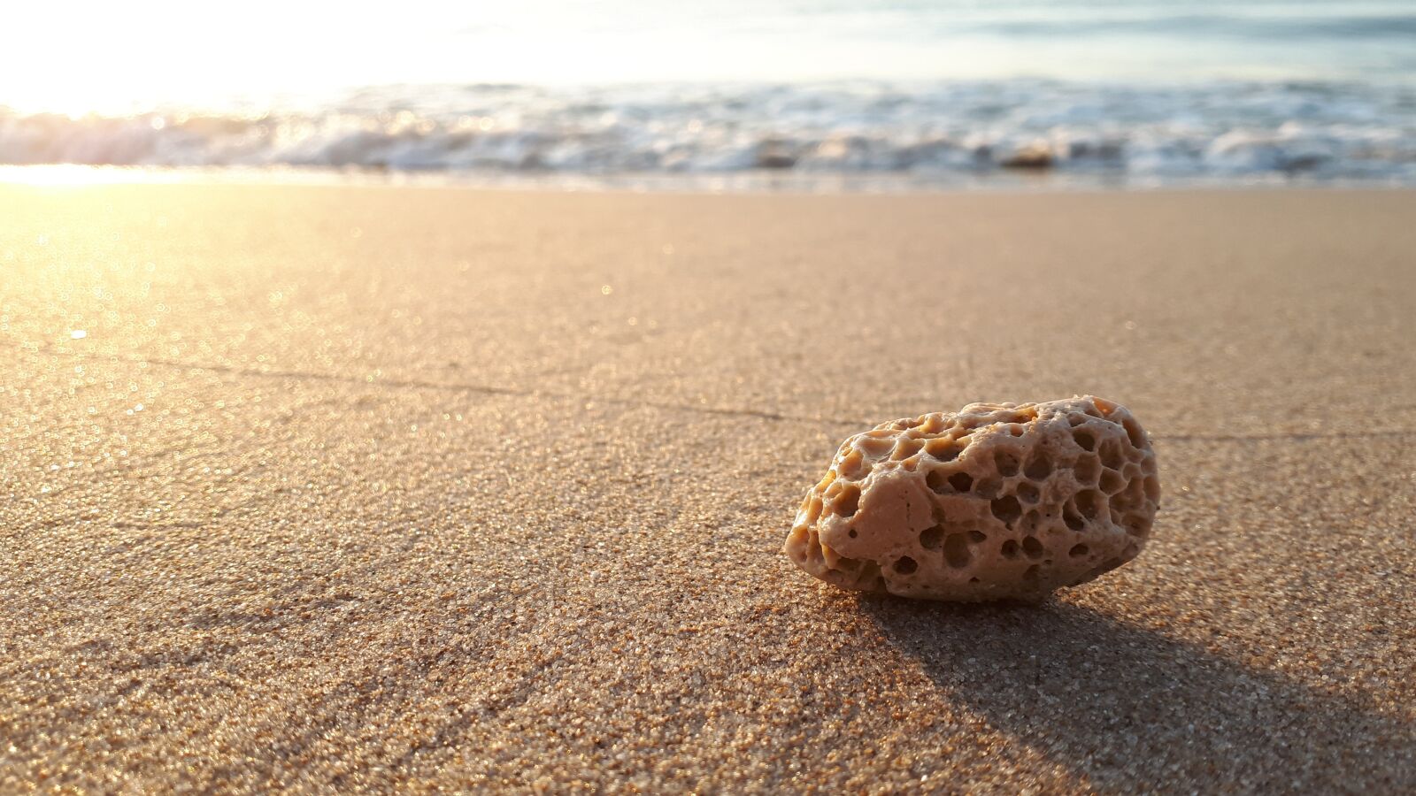 Samsung Galaxy A5(2017) sample photo. Stone, erosion, shore photography