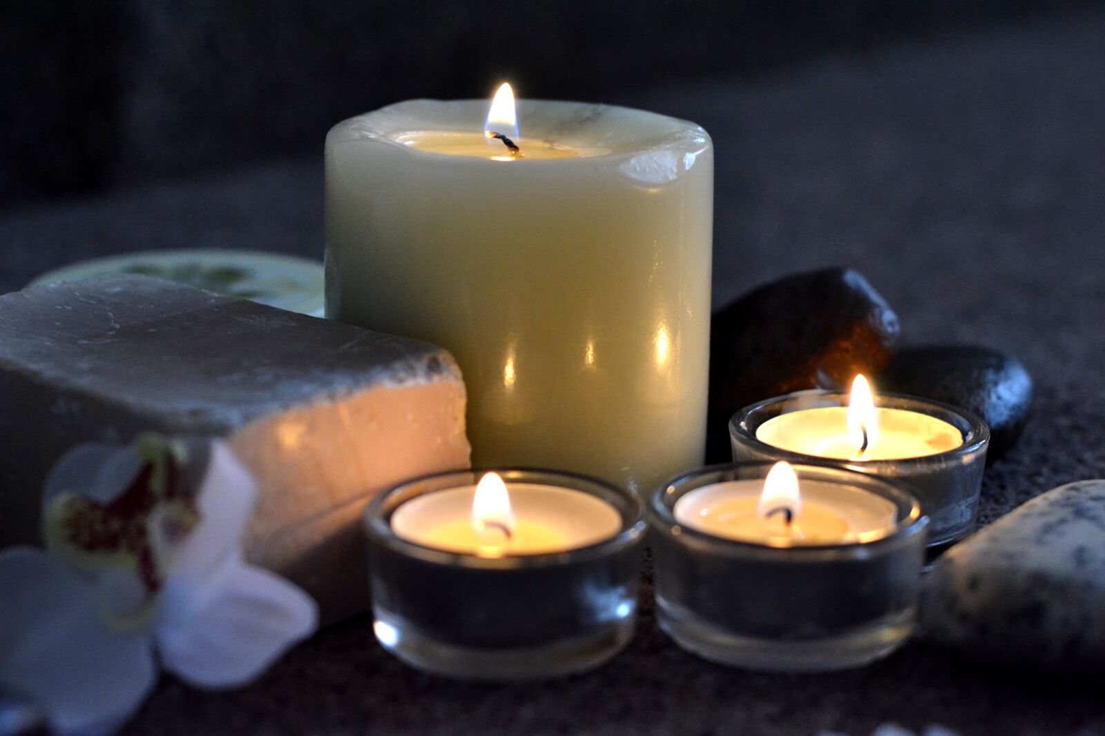 Nikon D3100 sample photo. Candles, spa, relax photography