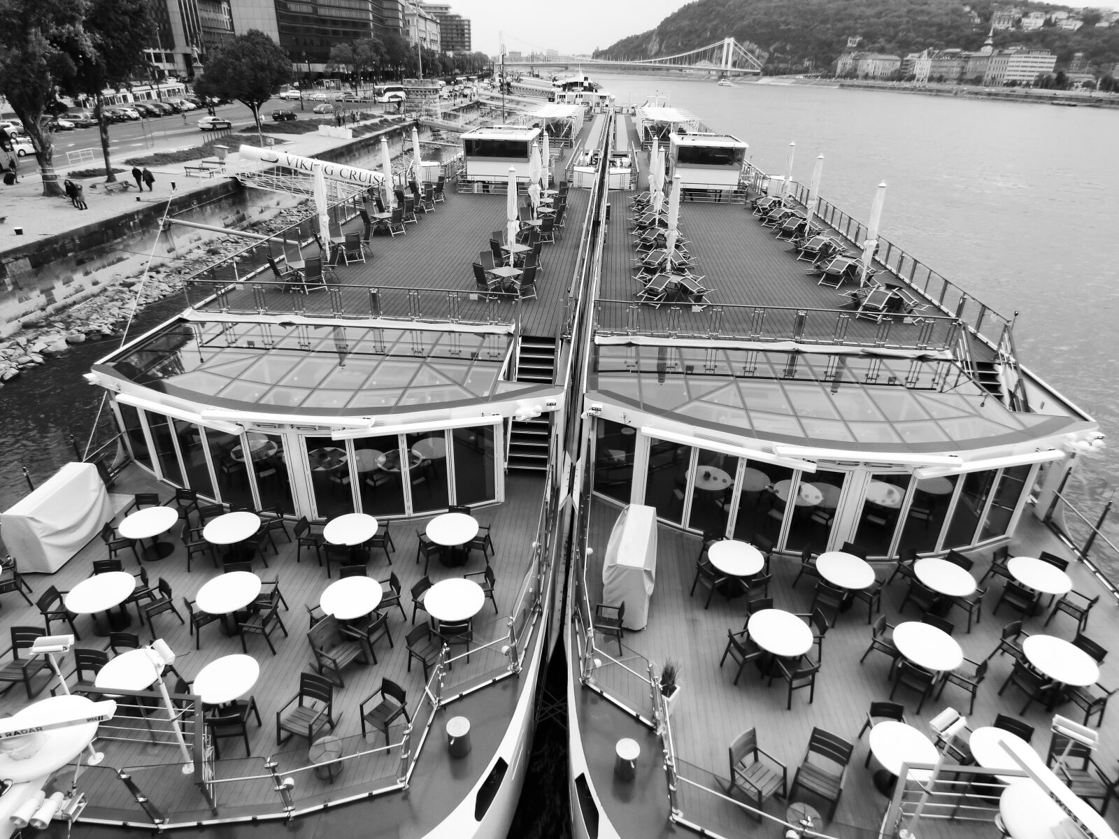 Panasonic DMC-FZ72 sample photo. Budapest, port, danube photography