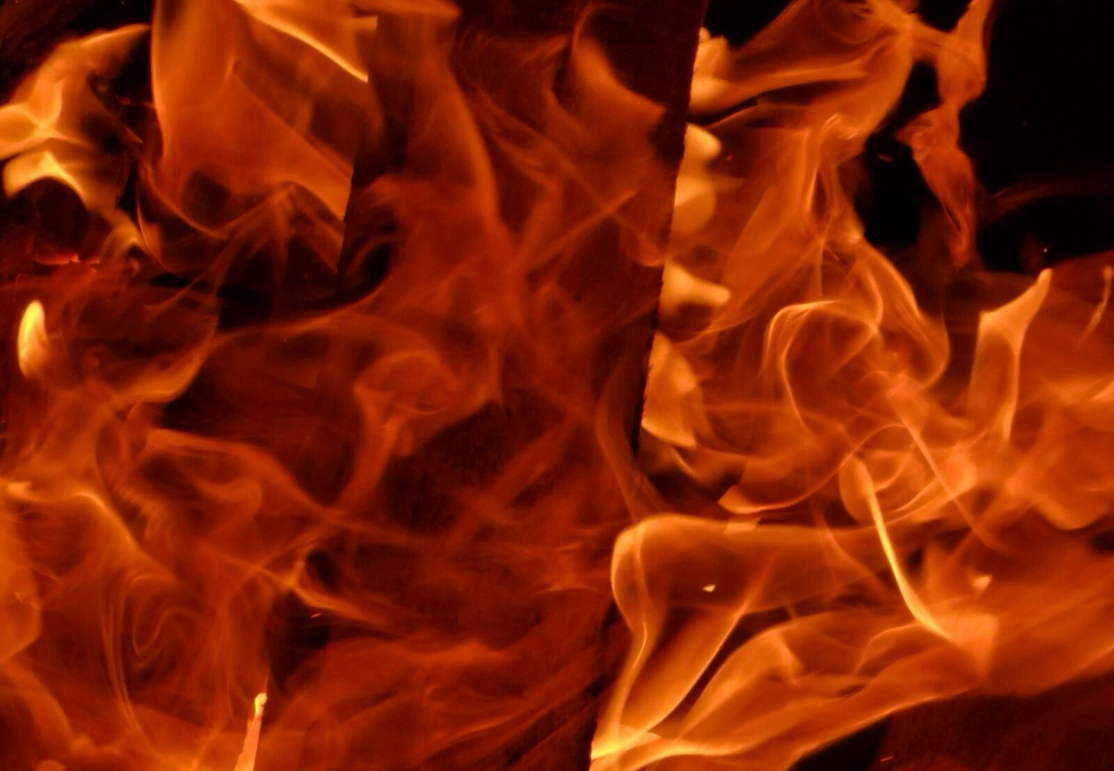 HUAWEI P30 sample photo. Fire, embers, campfire photography