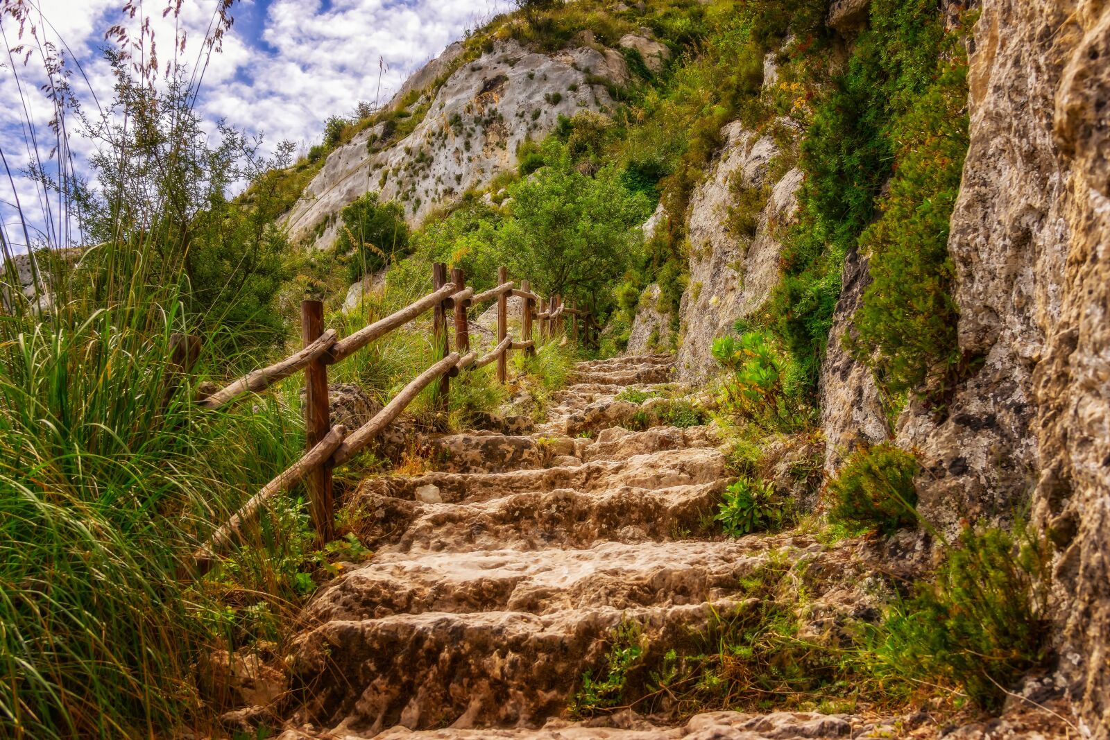 Nikon D3300 sample photo. Hiking, trail, sicily photography