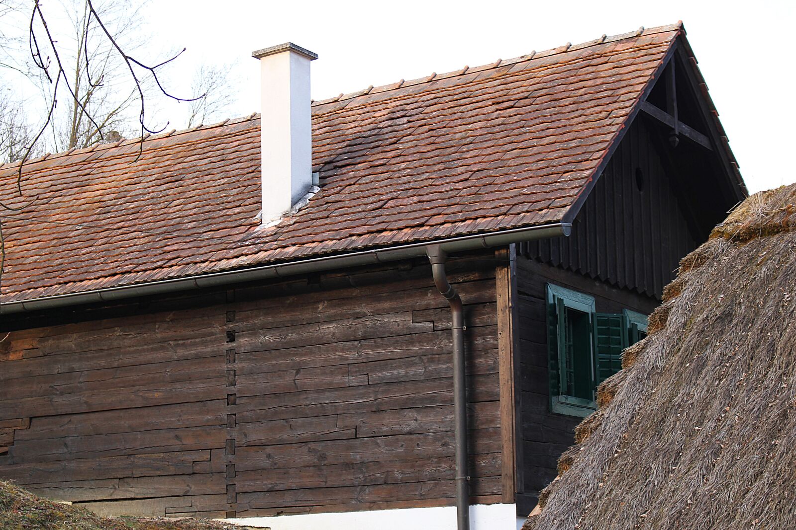 Canon EOS 100D (EOS Rebel SL1 / EOS Kiss X7) sample photo. Woodhouse, log cabin, hut photography