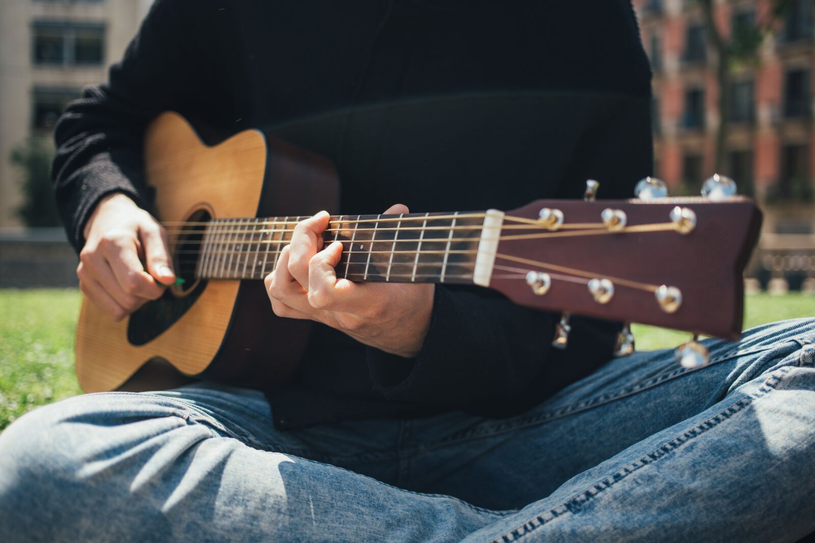 Canon EOS 6D + Canon EF 40mm F2.8 STM sample photo. People, playing, guitar photography