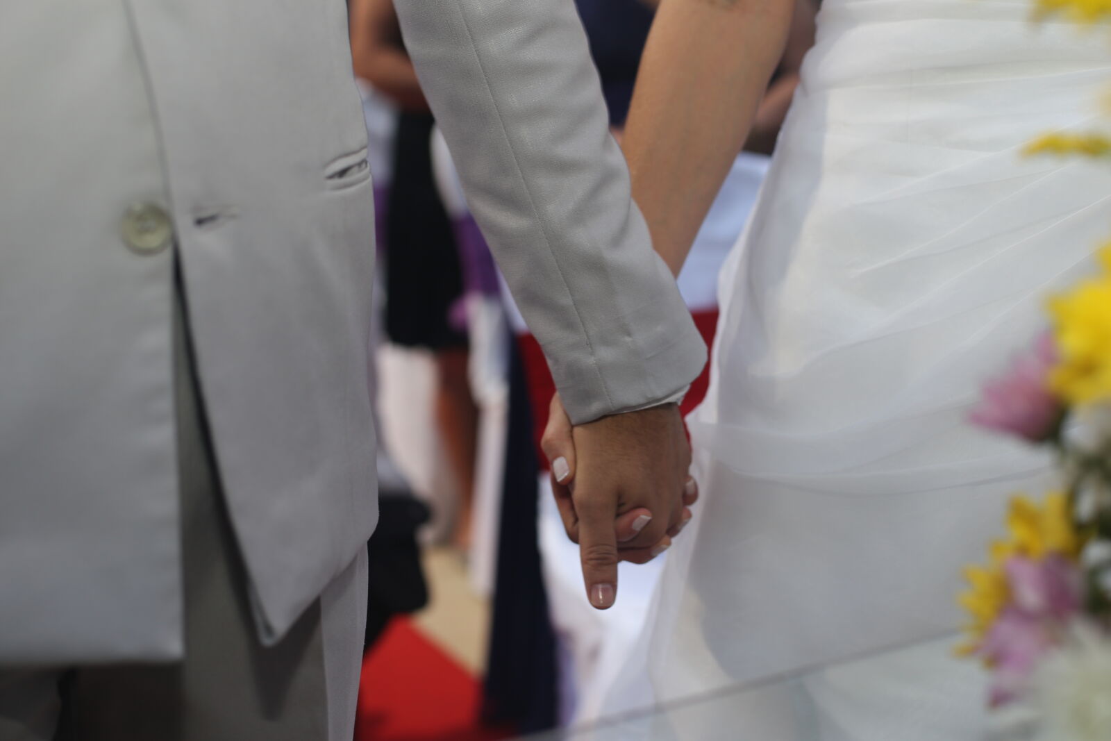 Canon EOS 6D + Canon EF 50mm F1.4 USM sample photo. Wedding, couple, people, hands photography