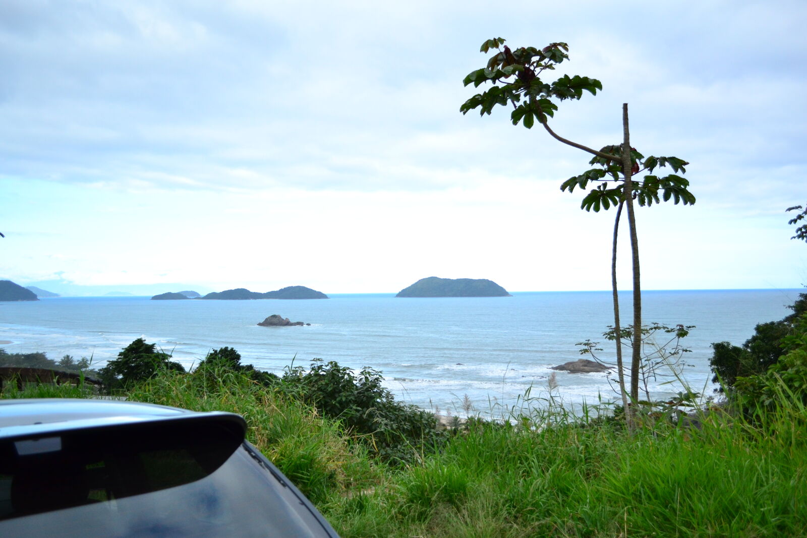 Nikon D3100 sample photo. Beach, brazil, car, caraguatatuba photography