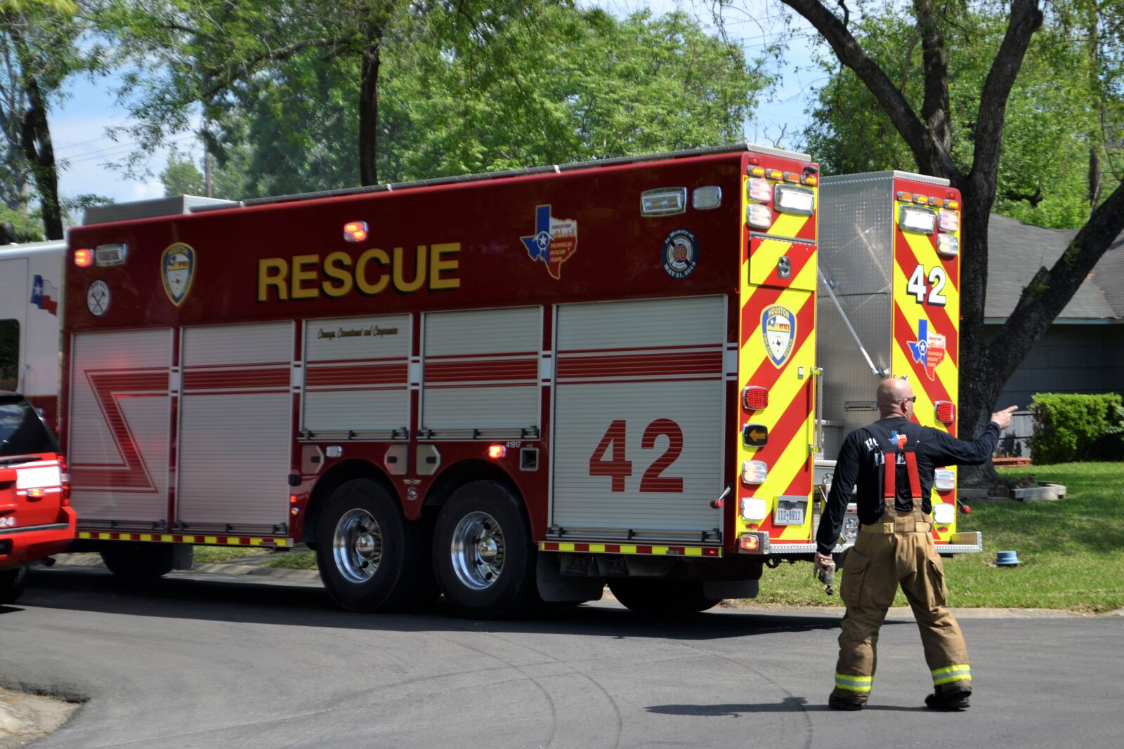 Nikon D3100 sample photo. Fireman, firetruck, firefighter photography