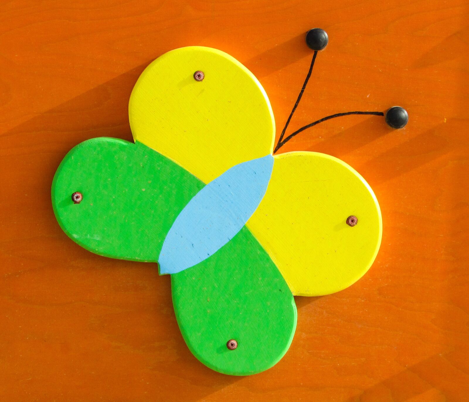 Canon PowerShot SX400 IS sample photo. Butterfly, colorful, wooden photography