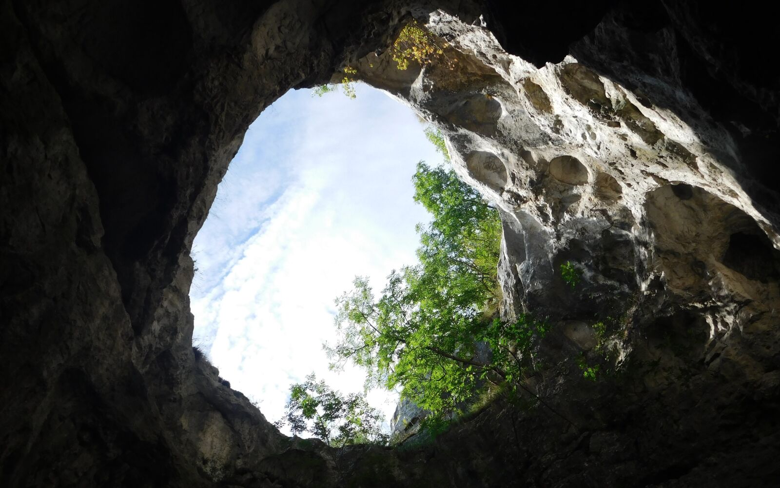 Nikon Coolpix L840 sample photo. Cave, vent, days photography