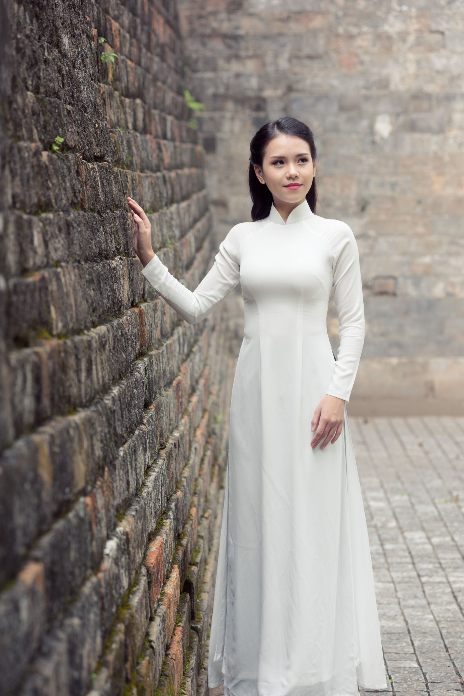 Nikon D810 sample photo. Long coat, people, female photography