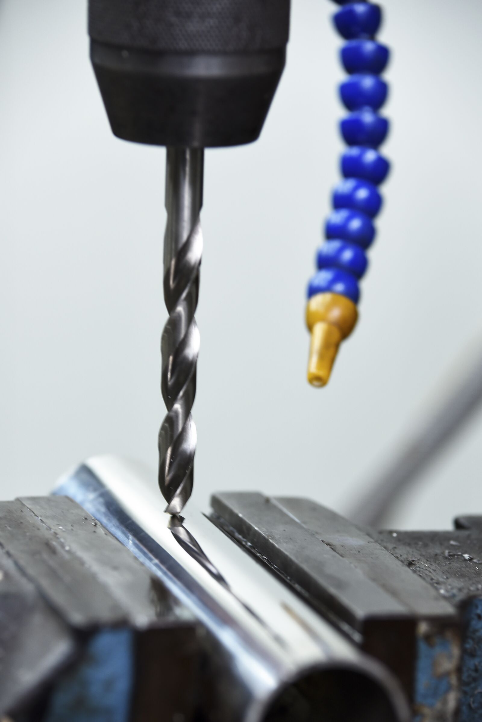 Nikon D750 sample photo. Nasverlennye holes, metal, welding photography