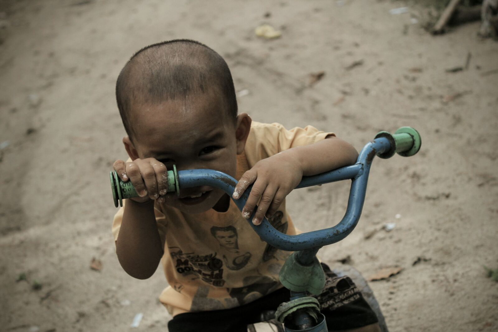 Canon EOS 1300D (EOS Rebel T6 / EOS Kiss X80) sample photo. Child, bike, people photography