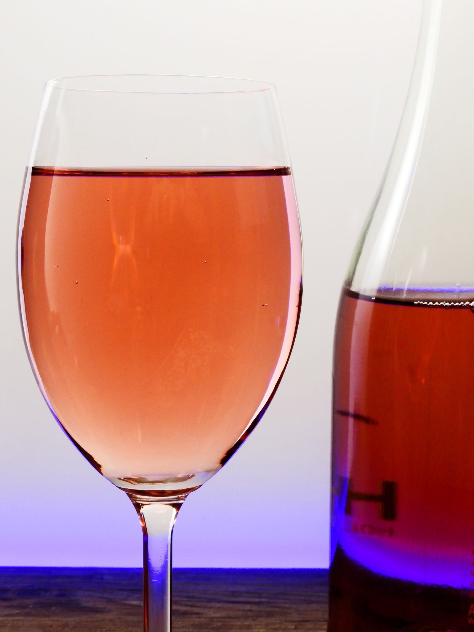 Nikon Coolpix P900 sample photo. Glass, wine, drink photography