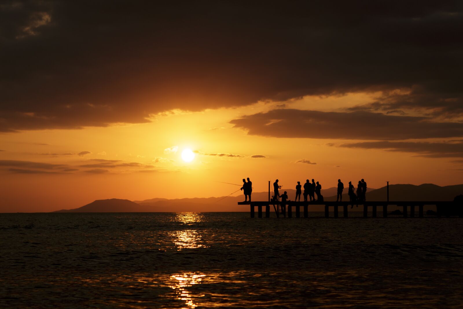 Canon EOS 700D (EOS Rebel T5i / EOS Kiss X7i) sample photo. Sunset, solar, light photography