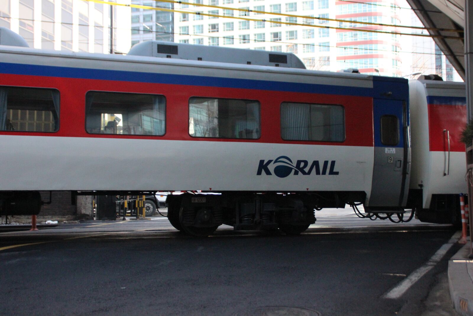 Canon EOS 600D (Rebel EOS T3i / EOS Kiss X5) sample photo. Train, korea, railway photography