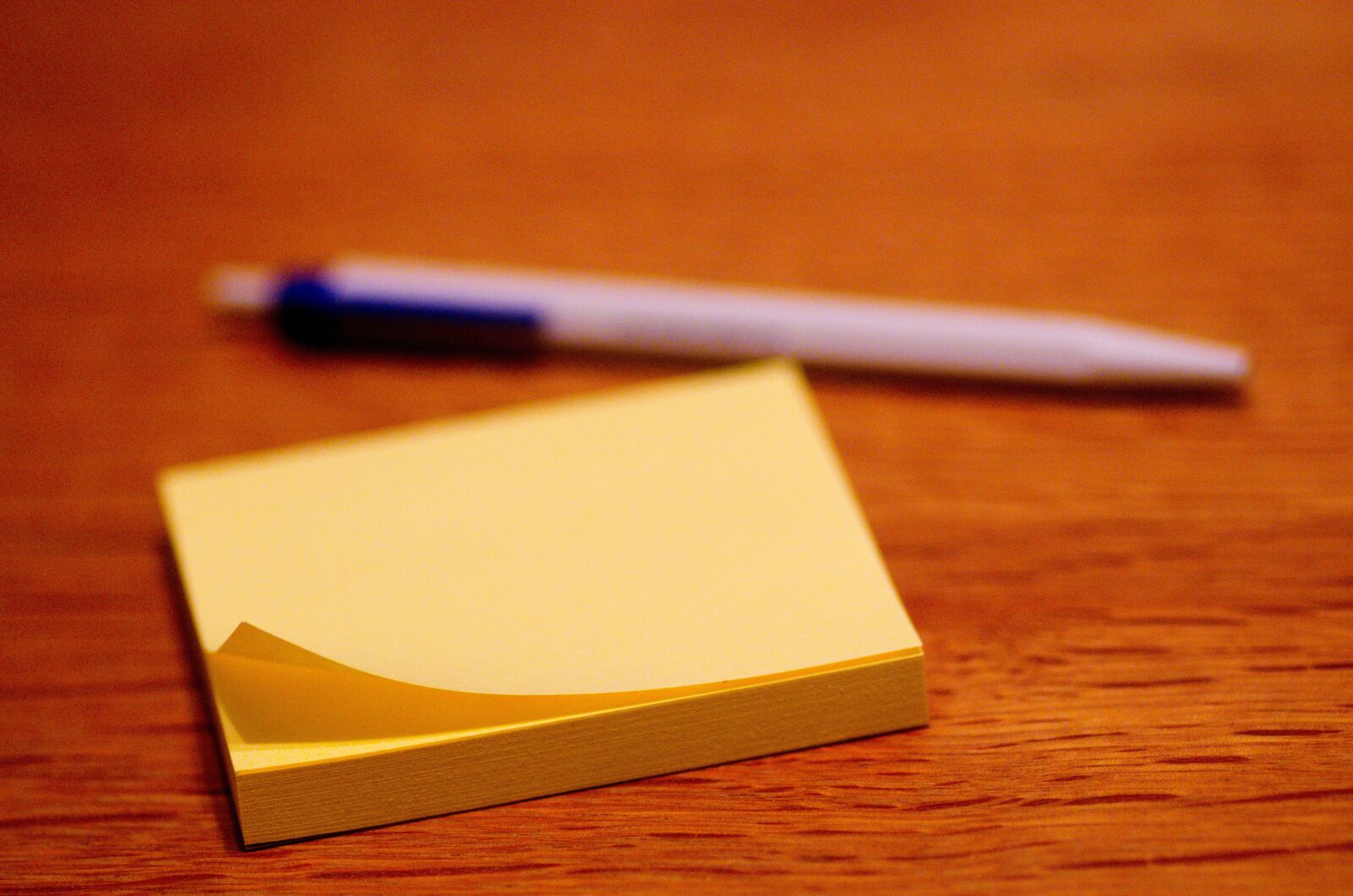 Pentax K-50 sample photo. Post it, stickies, adhesive photography