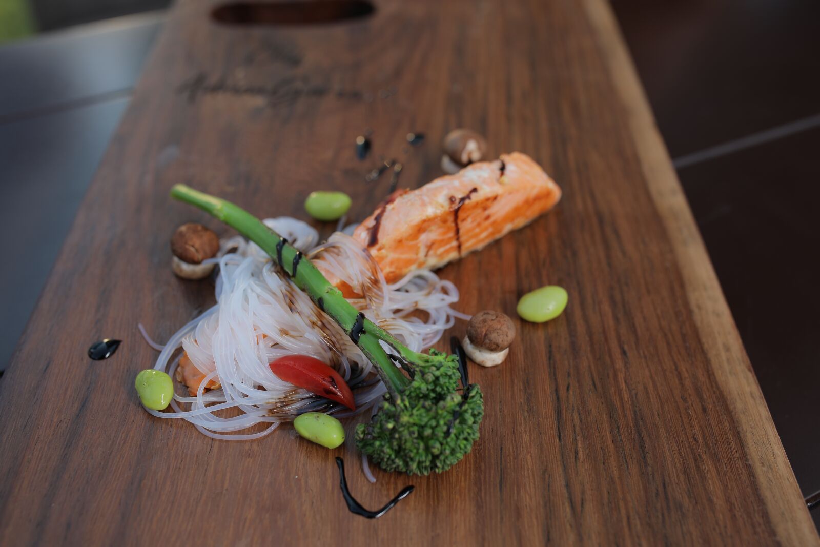 Canon EOS 5D Mark IV sample photo. Salmon, chef, kitchen photography