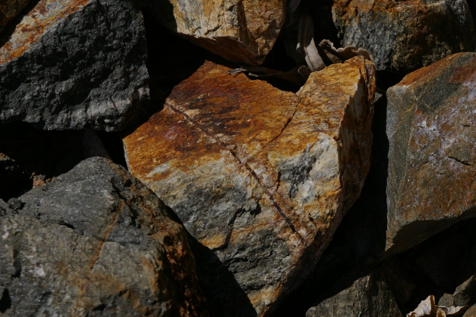 Pentax K100D Super sample photo. Rock, heart, stone photography