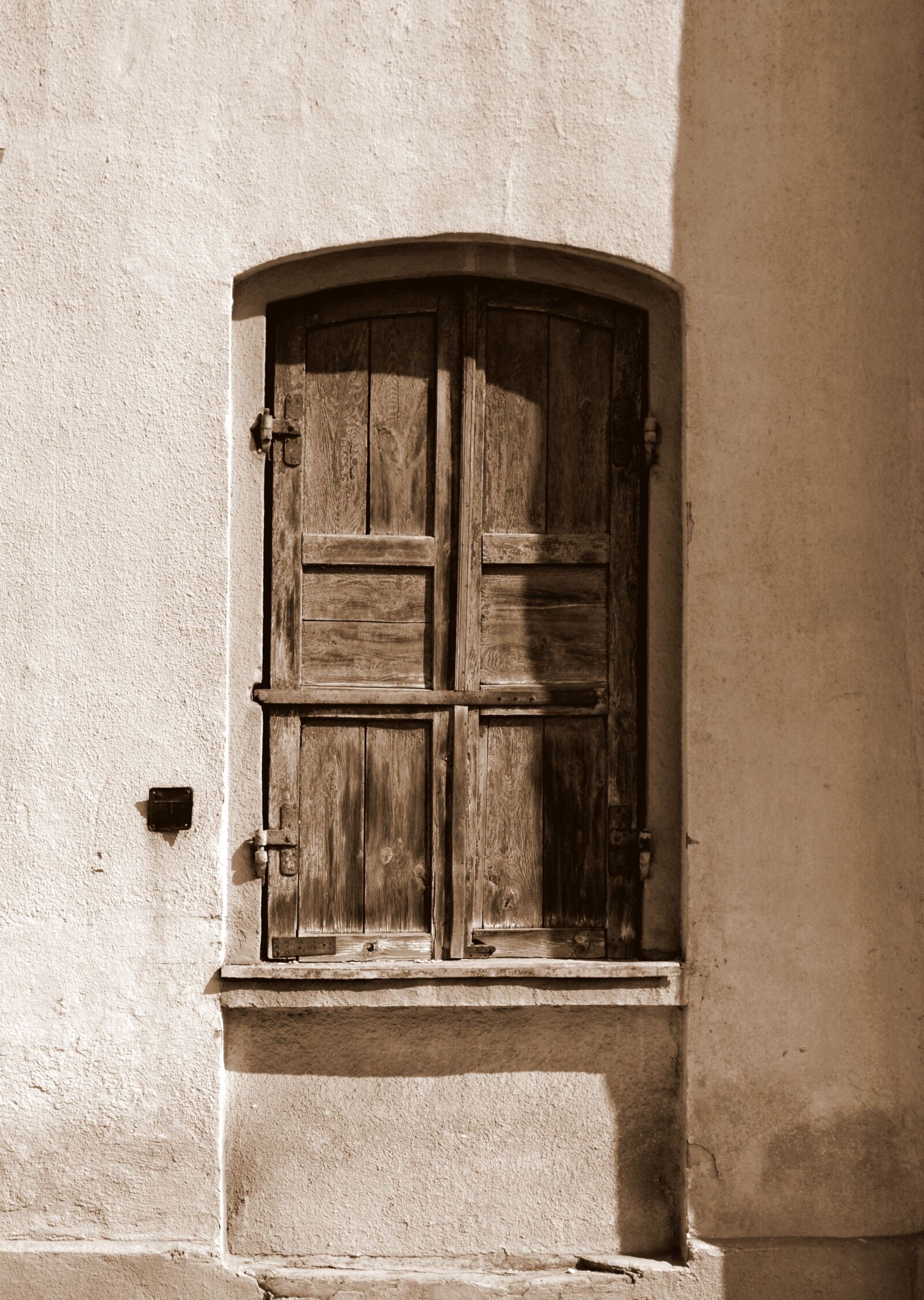 Nikon D3100 sample photo. Old, window, architecture photography
