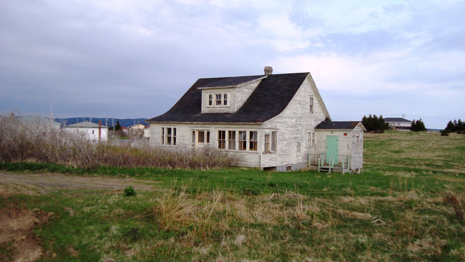 Sony Cyber-shot DSC-W120 sample photo. House, old, abandoned photography
