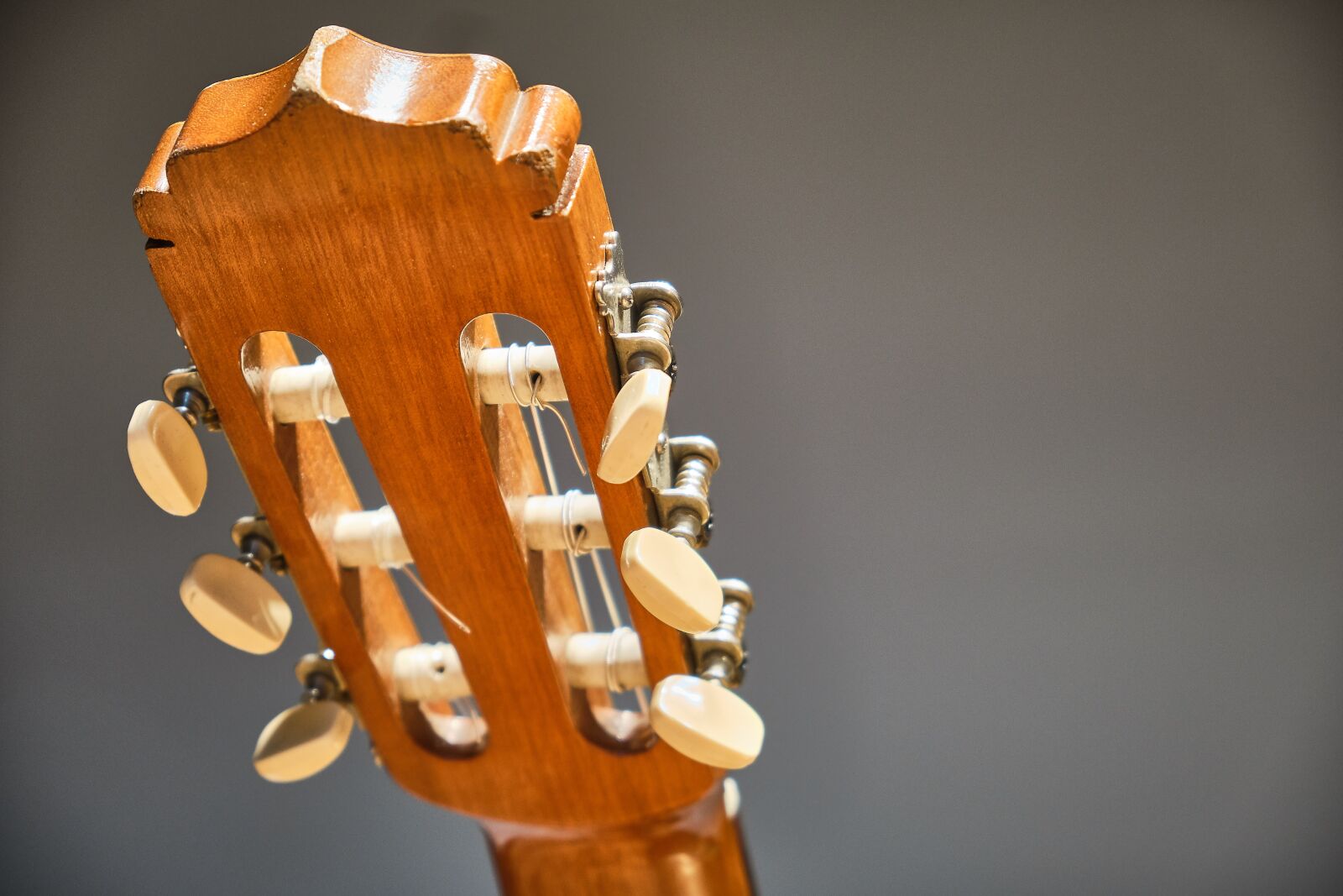 Fujifilm XF 18-55mm F2.8-4 R LM OIS sample photo. Guitar, voting mechanics, guitar photography