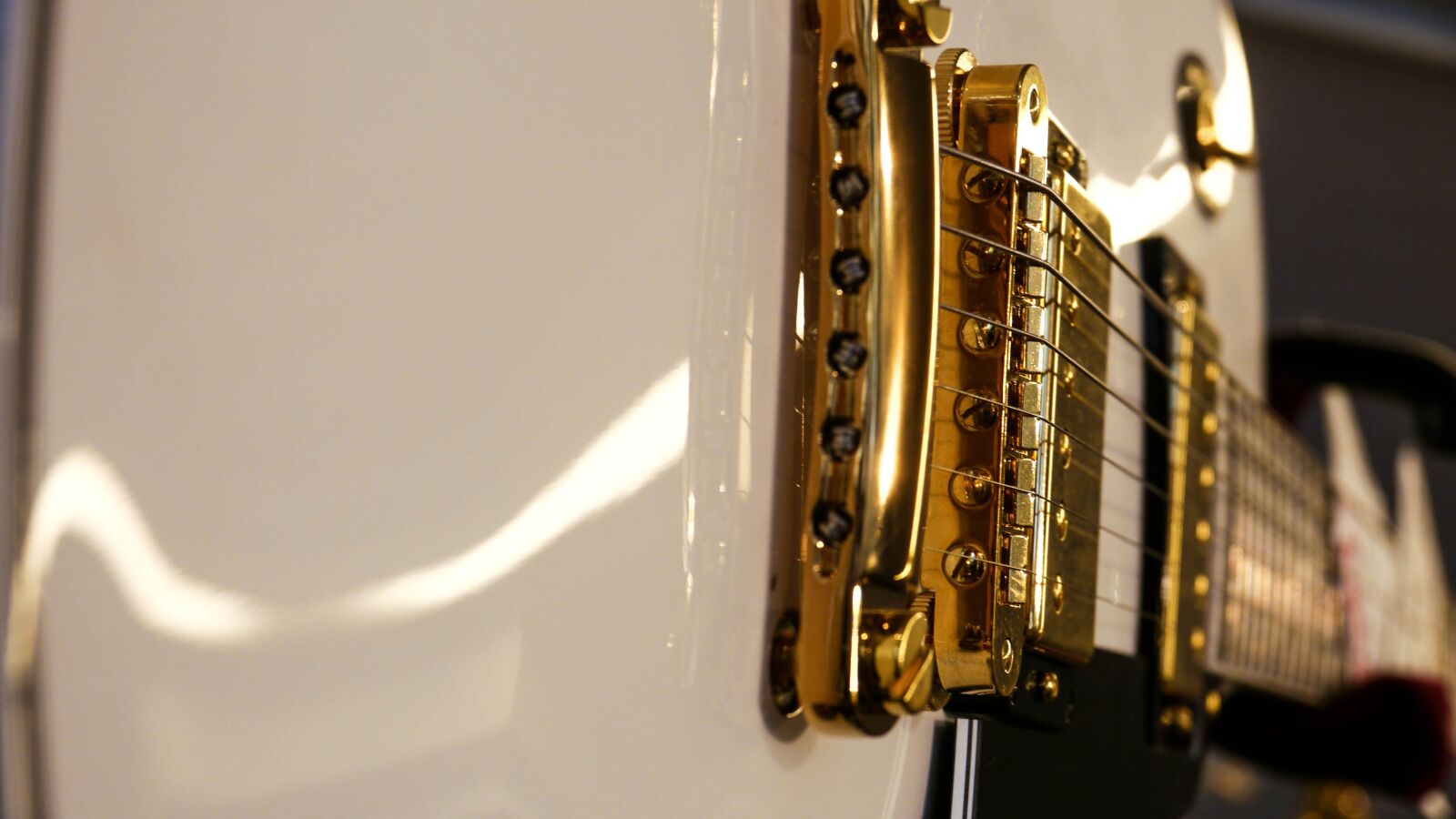 Panasonic Lumix DMC-GH1 sample photo. Guitar, rock, instrument photography