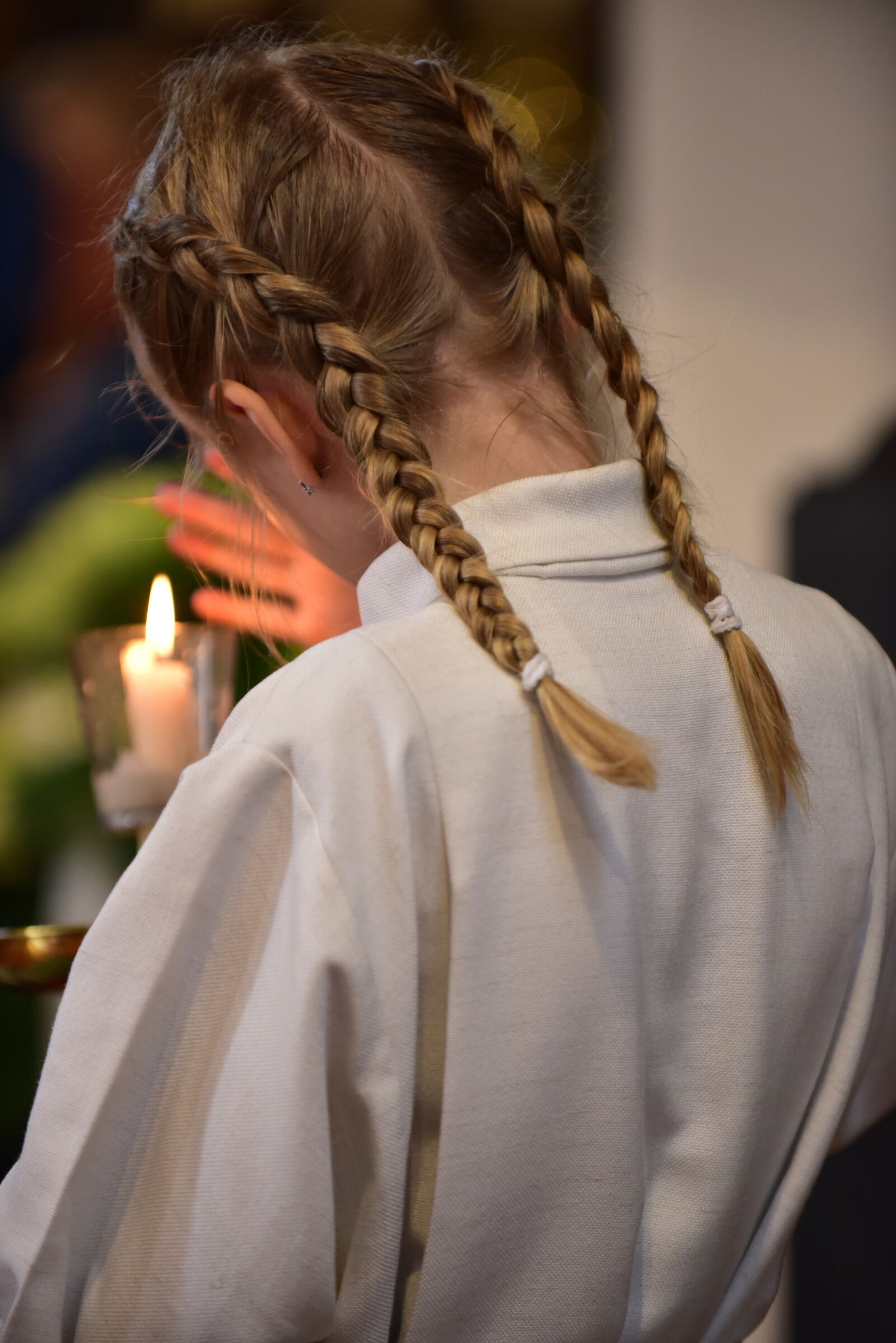 Nikon D810 sample photo. Corpus christi, ministrantin, candle photography