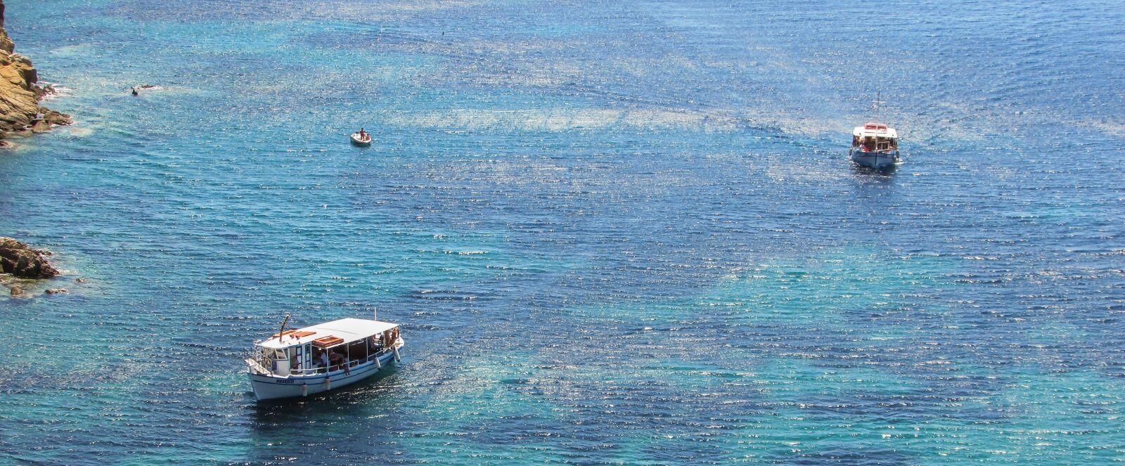 Canon PowerShot SX400 IS sample photo. Boat, sea, blue photography