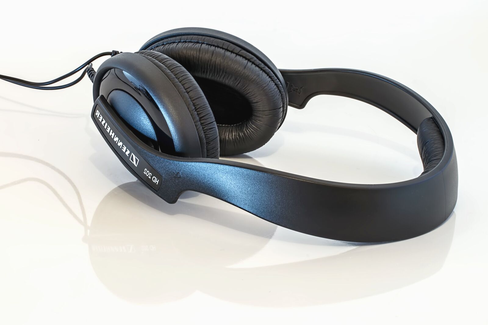 Canon EOS 70D sample photo. Headphones, technology, cable, technology photography