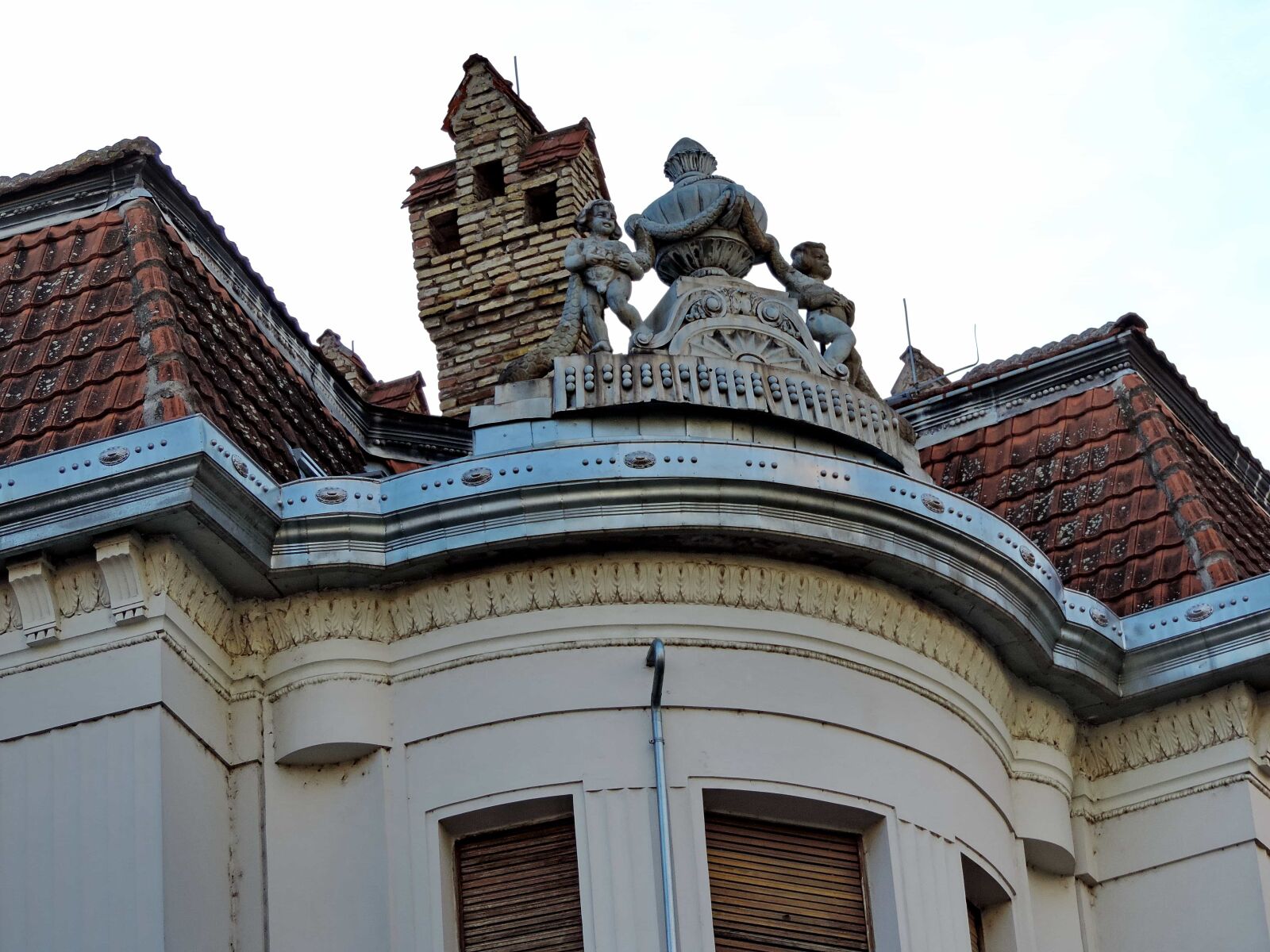 Nikon Coolpix P520 sample photo. Baroque, facade, roof, sculpture photography