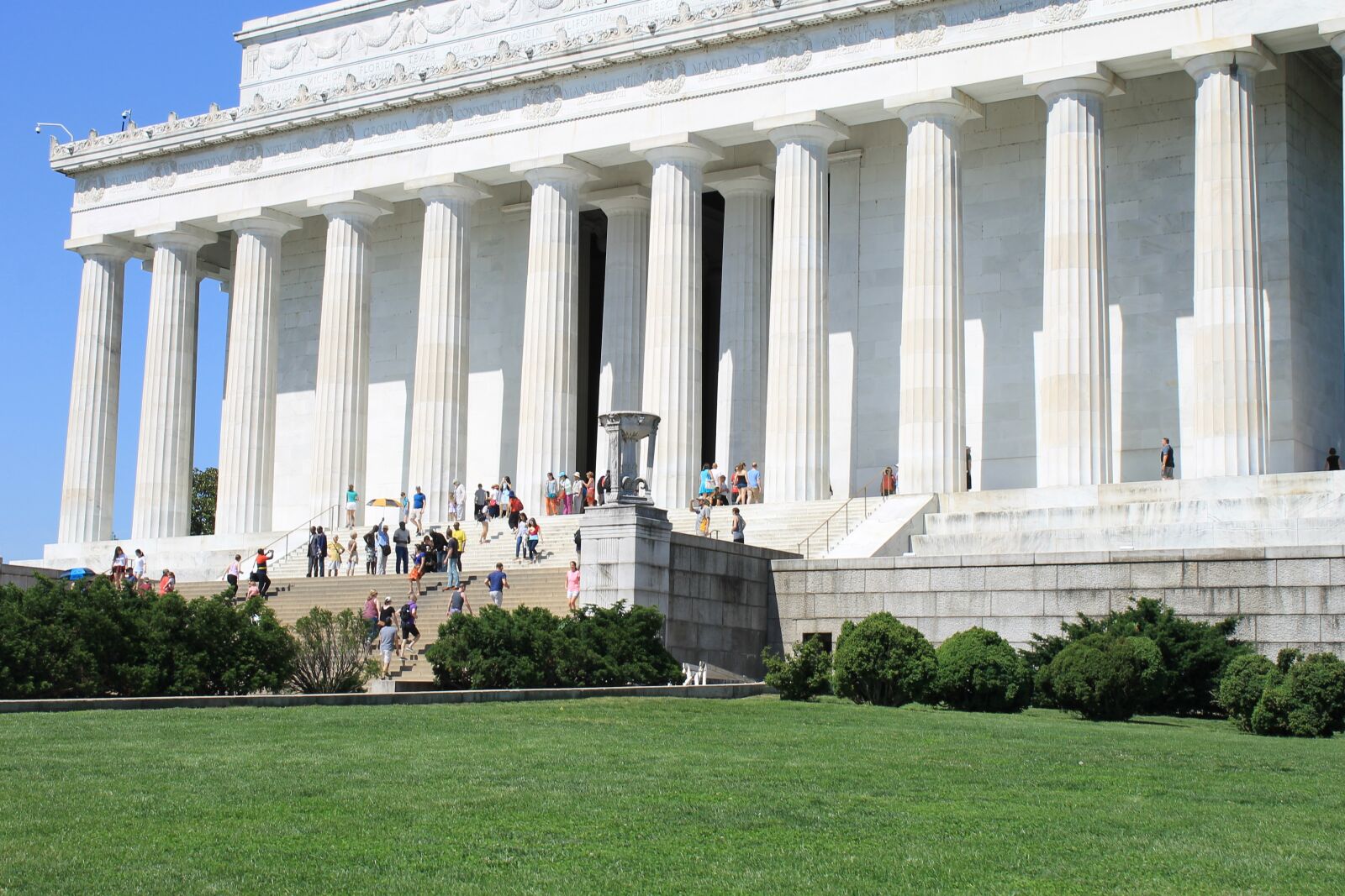 Canon EOS 1100D (EOS Rebel T3 / EOS Kiss X50) sample photo. Column, architecture, administration photography