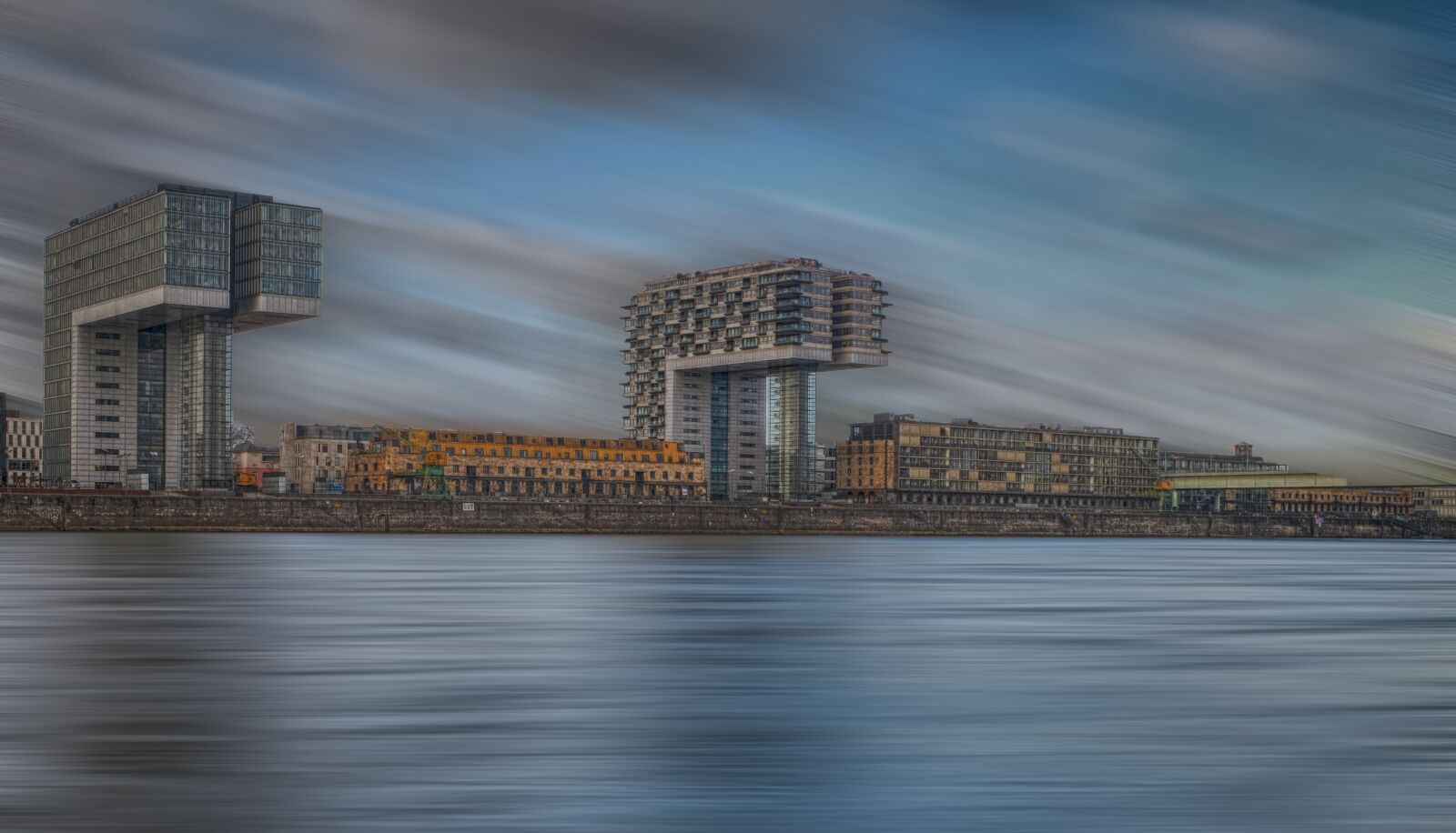 Fujifilm X100F sample photo. Cologne, crane homes, motion photography
