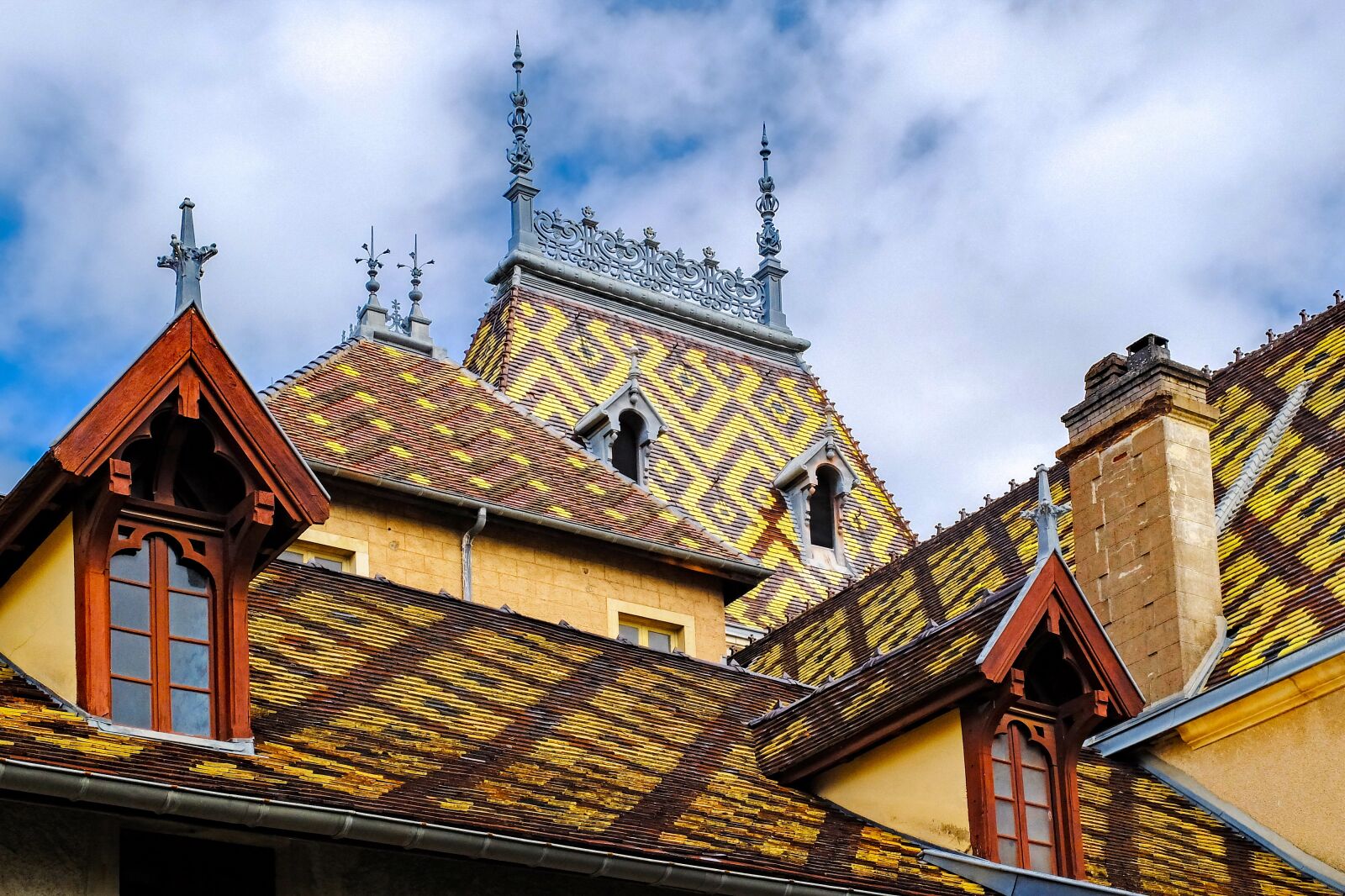 Fujifilm X30 sample photo. Roof, tile, varnished tile photography