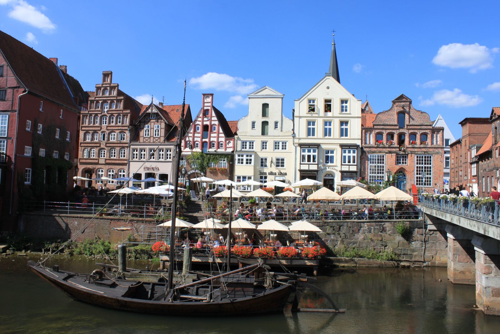 Canon EOS 500D (EOS Rebel T1i / EOS Kiss X3) sample photo. L neburg, historic center photography