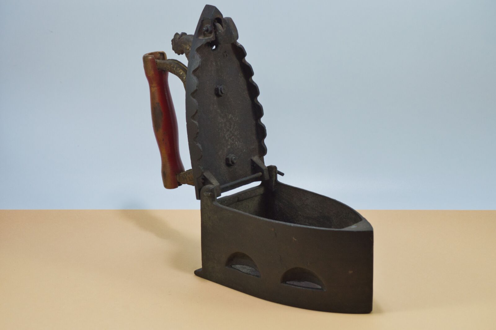 Nikon D3200 sample photo. Iron, vintage, old photography
