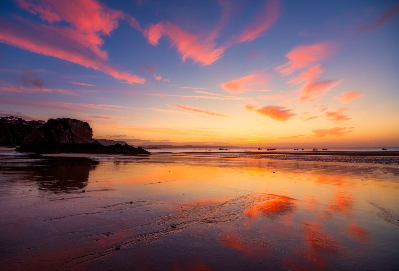 Nikon D7100 sample photo. Sunrise, tenby, seascape photography