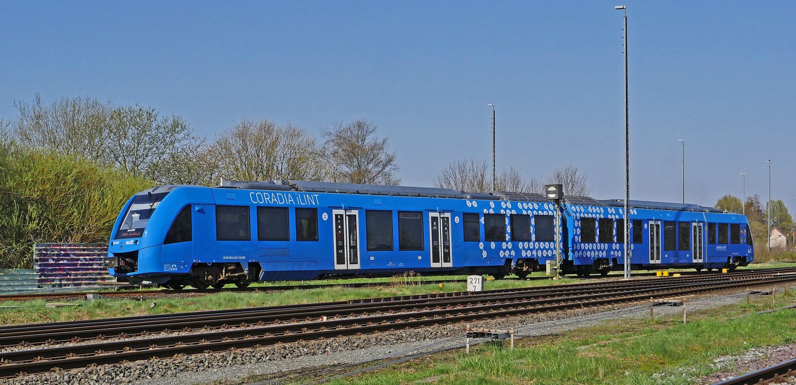 Panasonic Lumix DMC-GX8 sample photo. Hydrogen trainset, fuel cell photography