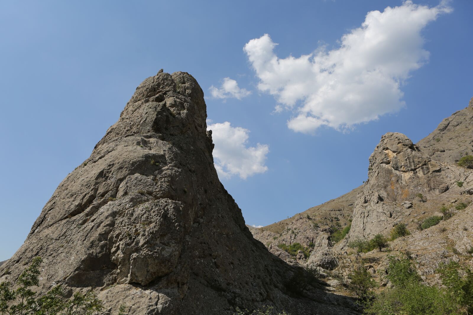 Canon EF 24-70mm F2.8L USM sample photo. Crimea, mountains, arpat photography