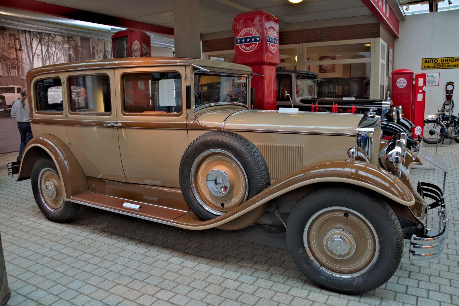 Nikon D3300 sample photo. Oldtimer, exhibition, classic photography