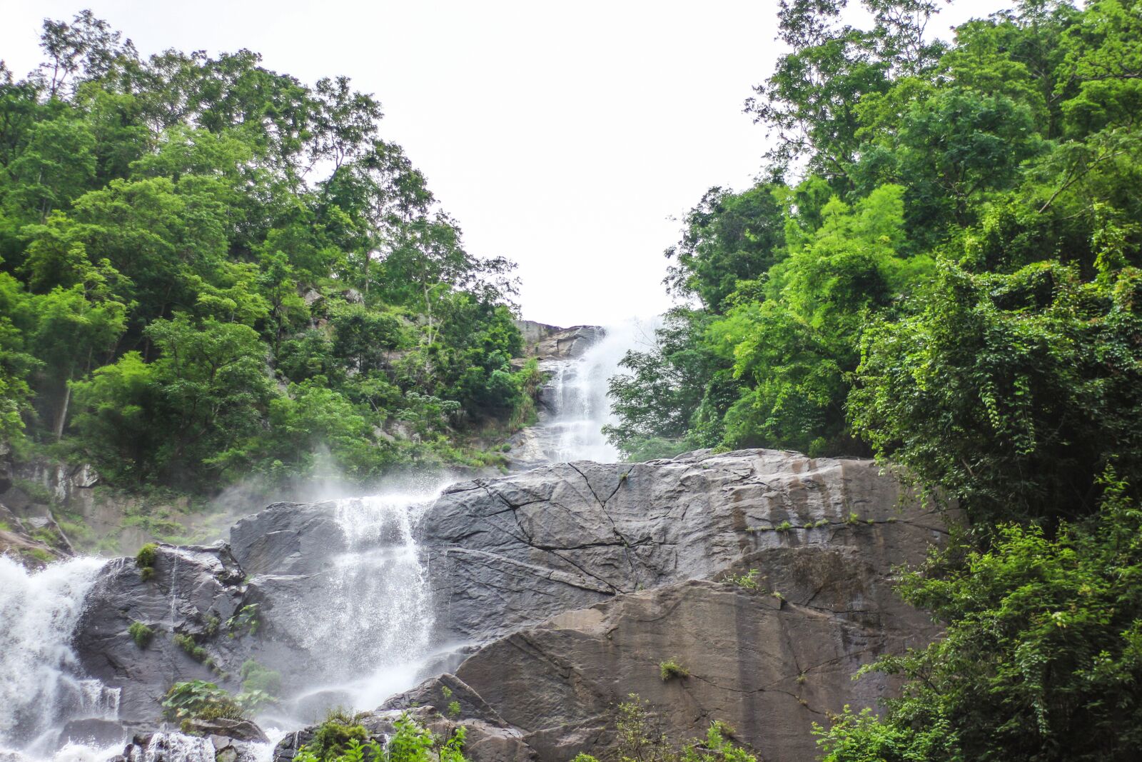Canon EOS 700D (EOS Rebel T5i / EOS Kiss X7i) sample photo. Waterfall, water, mountain photography