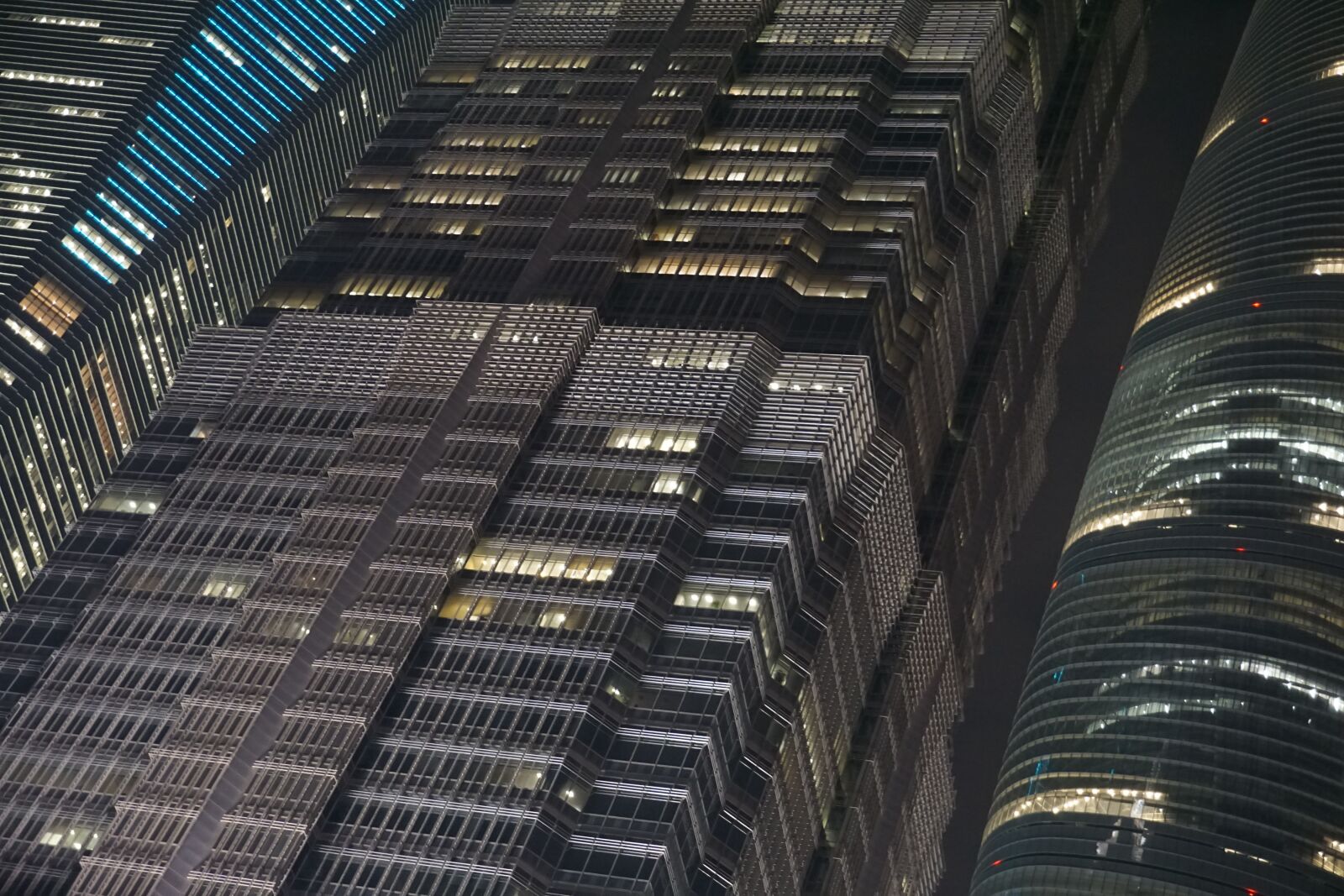 Sony a5100 sample photo. Tours, modern, night photography