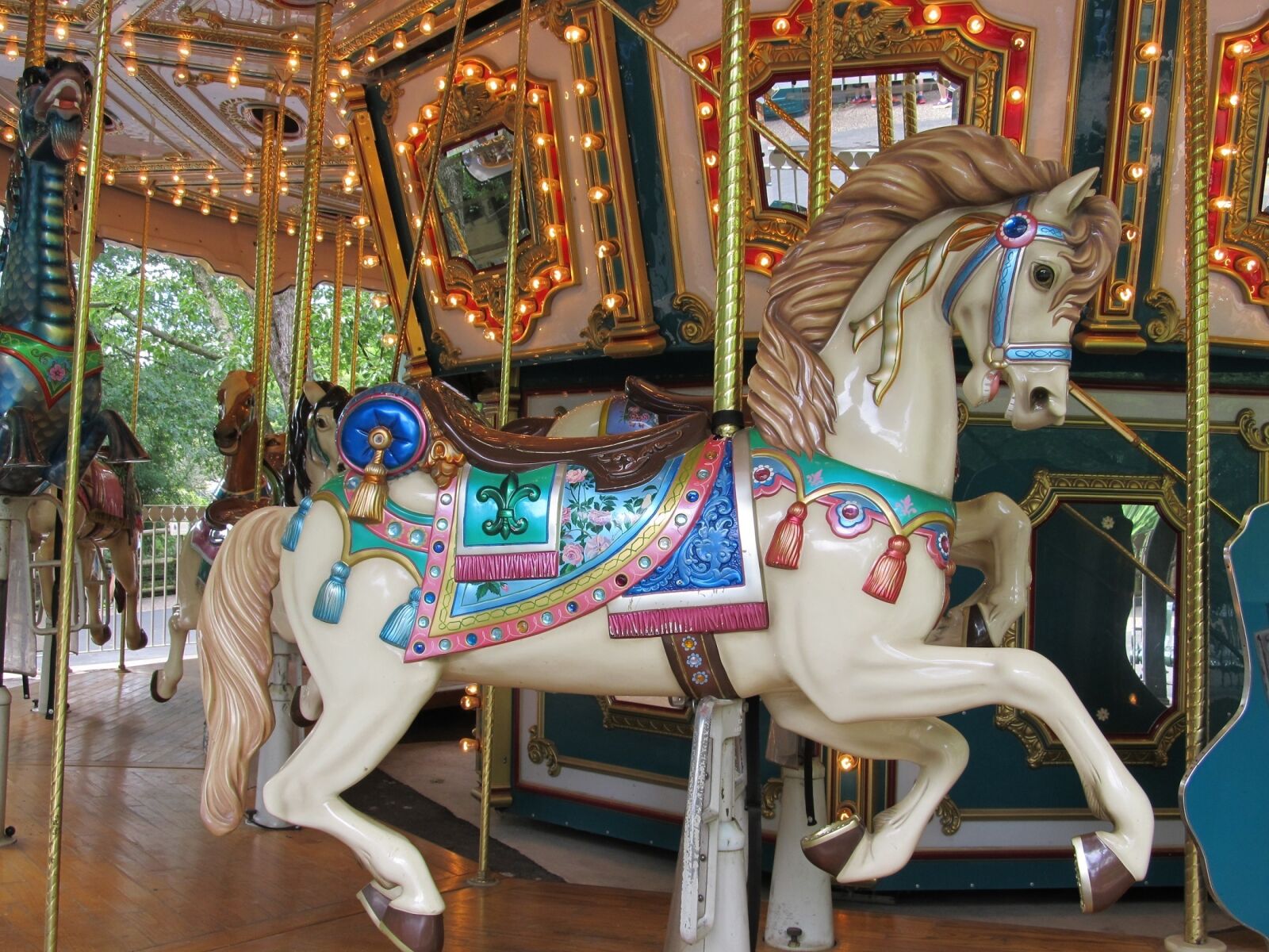 Canon PowerShot SX130 IS sample photo. Wooden horse, carousel, merry photography
