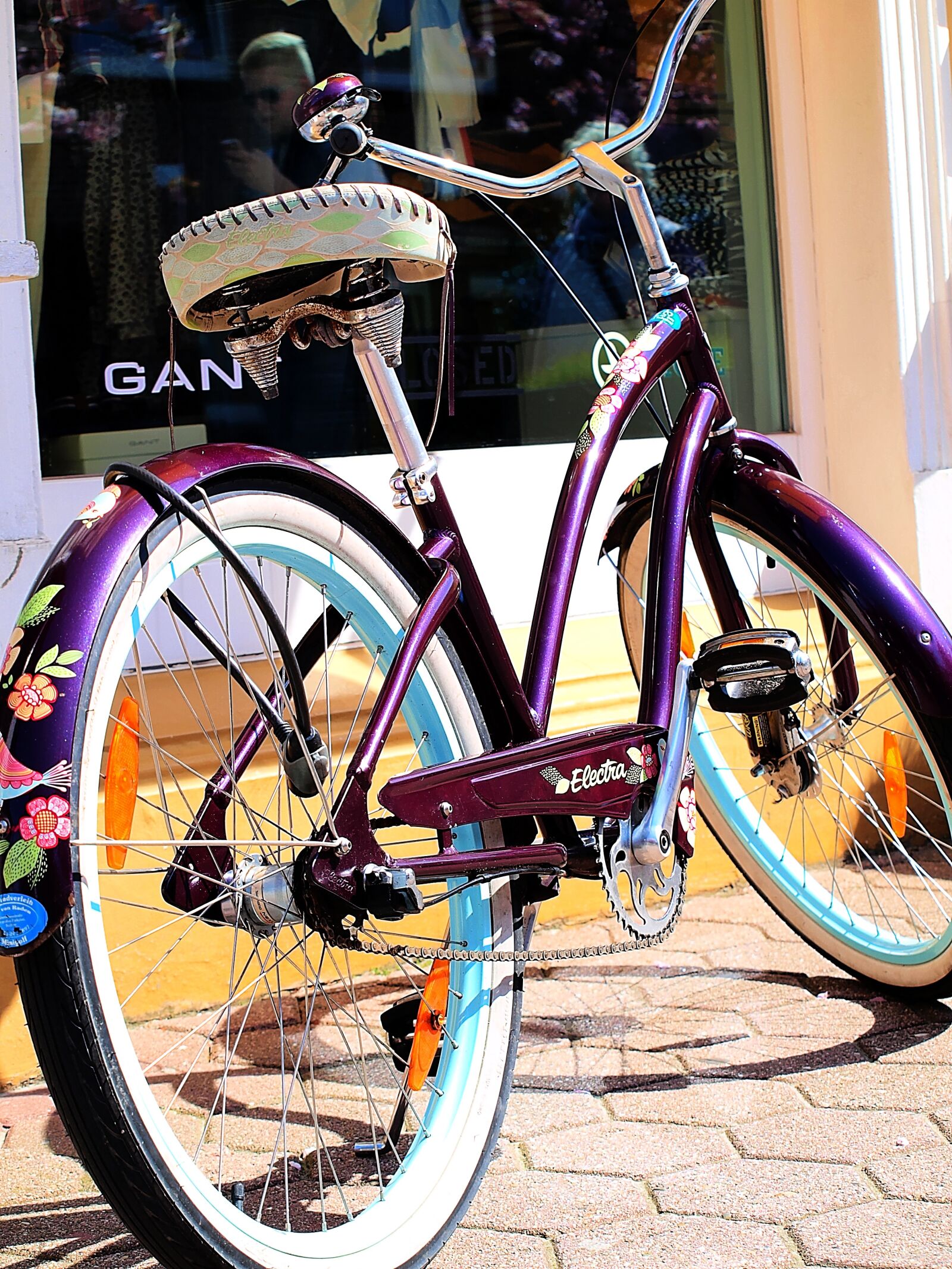 Olympus E-420 (EVOLT E-420) sample photo. Bike, hippie, colorful photography