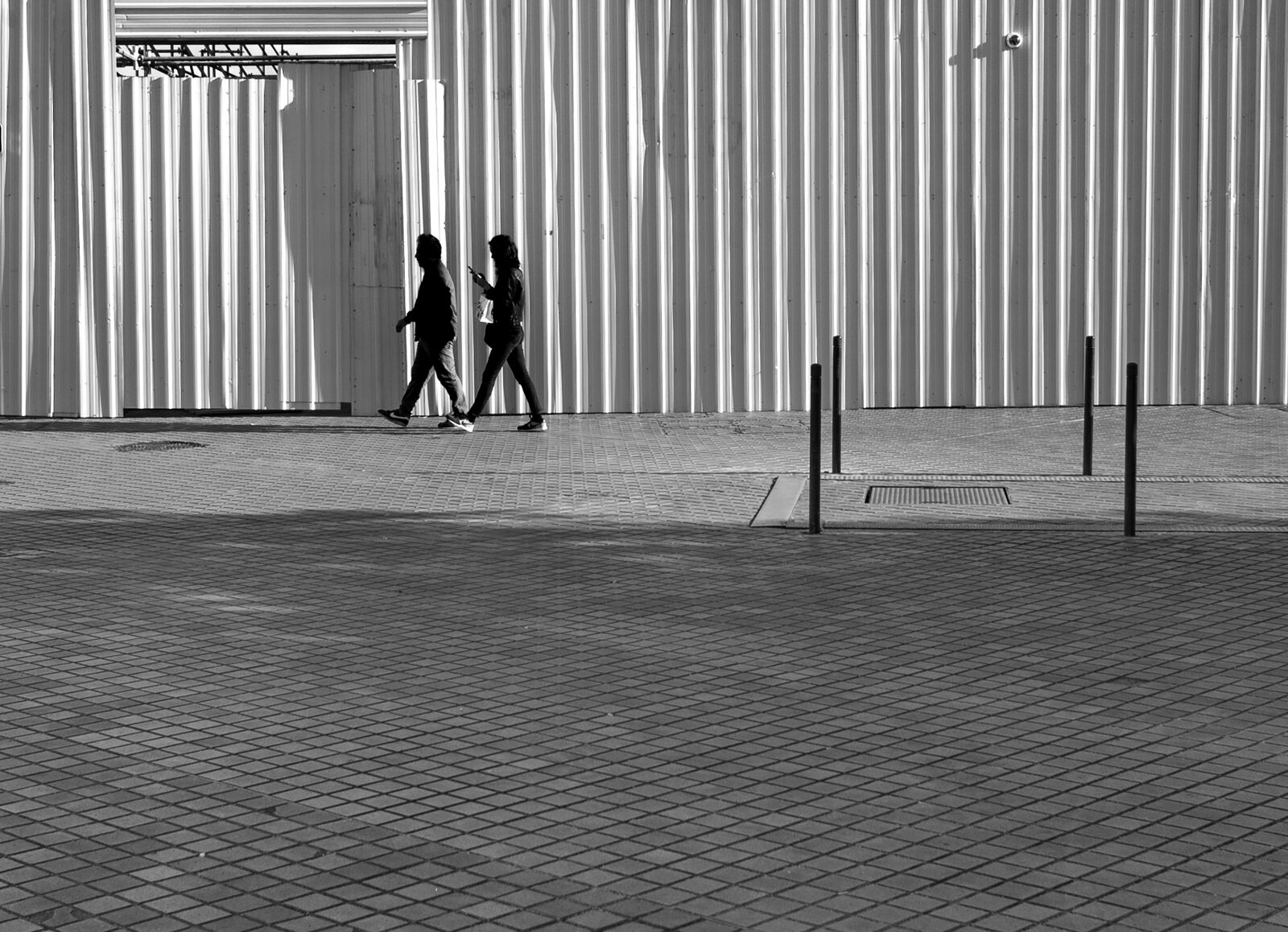 Nikon D610 sample photo. People, walk, shade photography