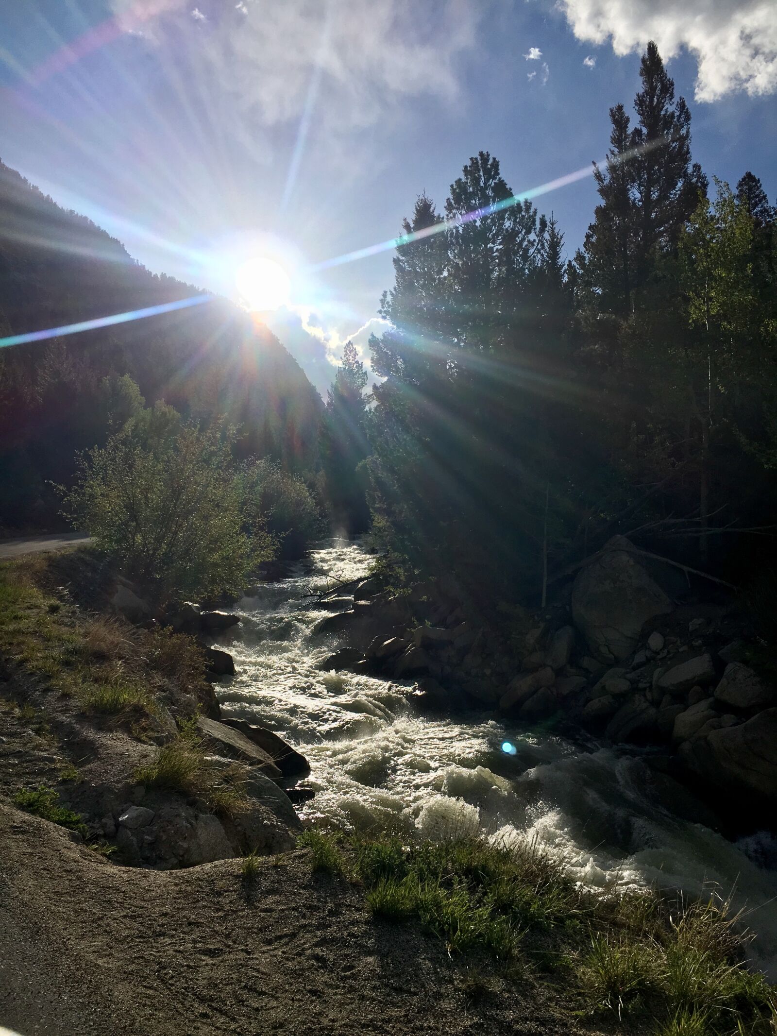 iPhone 6s back camera 4.15mm f/2.2 sample photo. Colorado, river, sun, ray photography