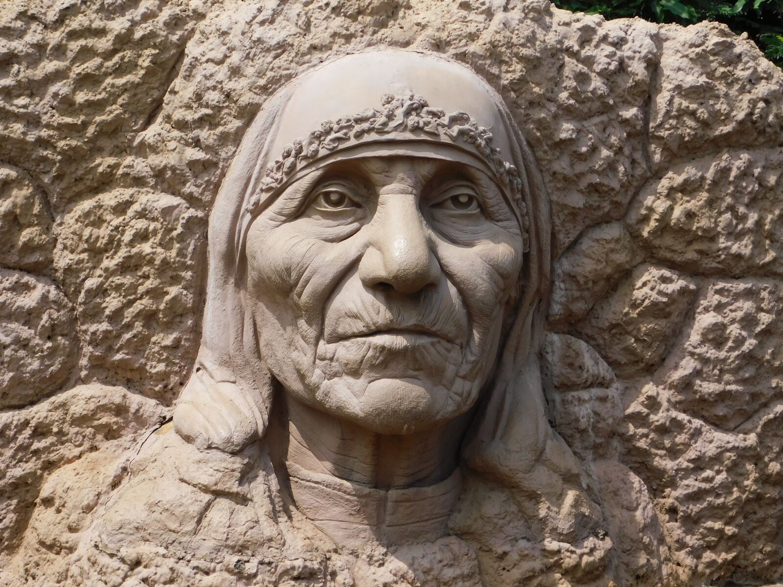 Nikon Coolpix B500 sample photo. Stone, mother theresa, sculpture photography