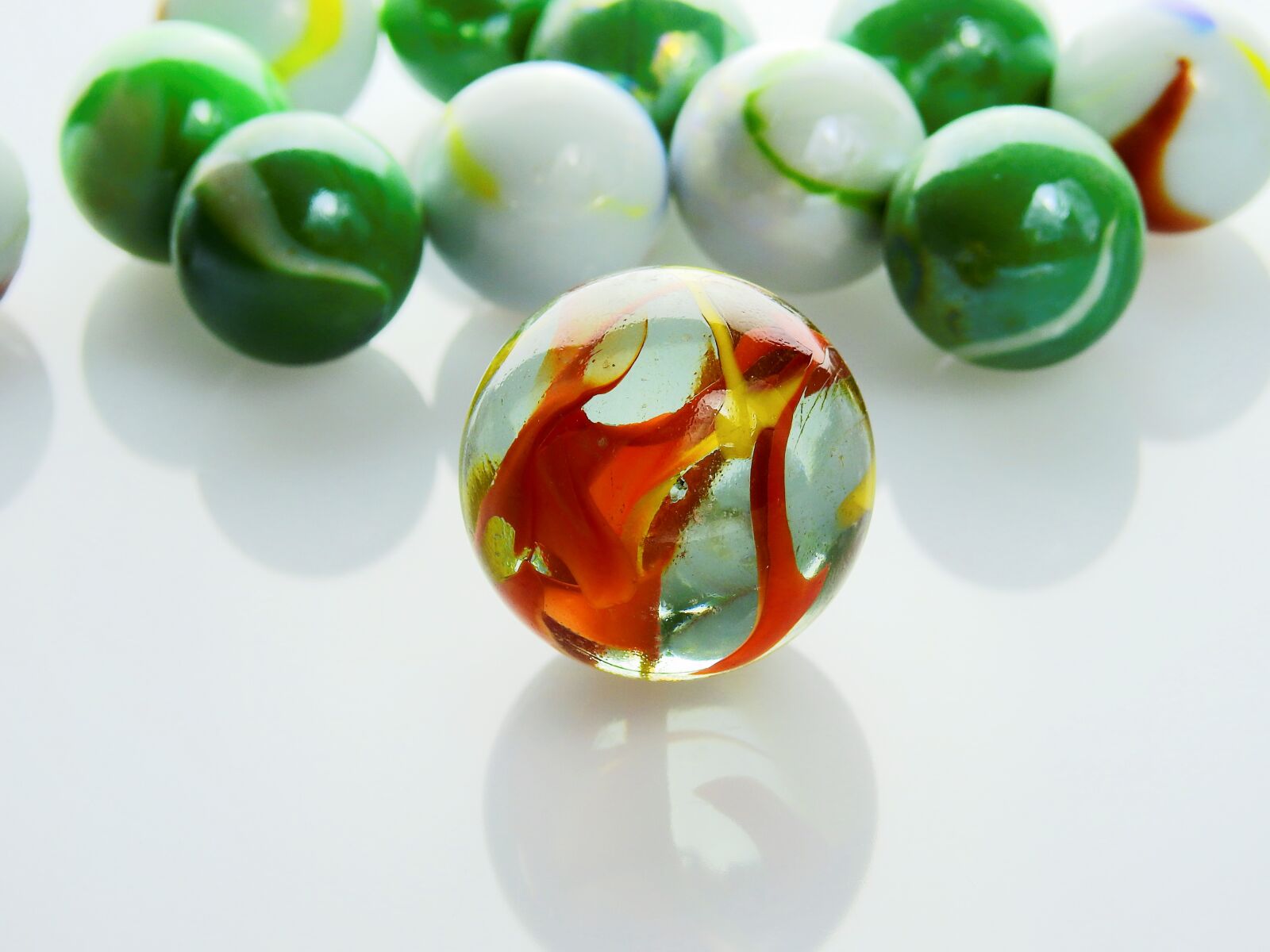 Nikon Coolpix P900 sample photo. Marbles, balls, glass photography