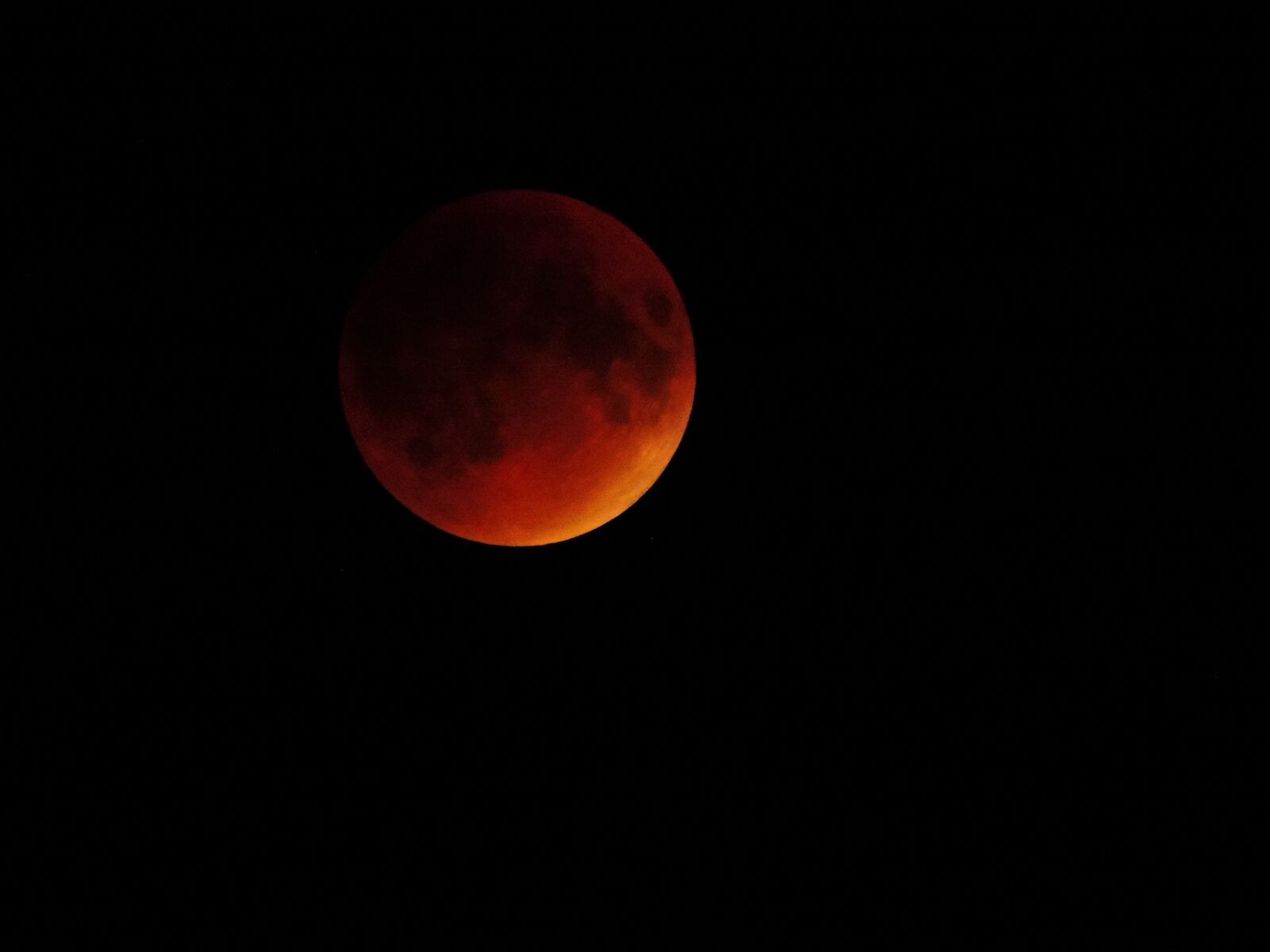 Nikon Coolpix P520 sample photo. Moon, red, orange photography