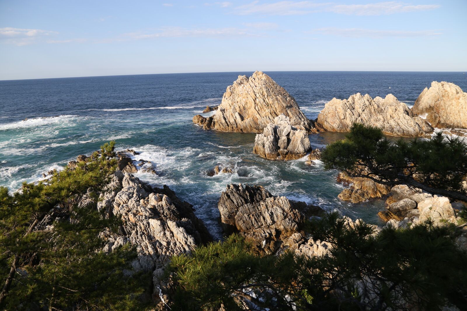 Canon EOS 6D + Canon EF 24-105mm F4L IS USM sample photo. Coastal, sea, three photography